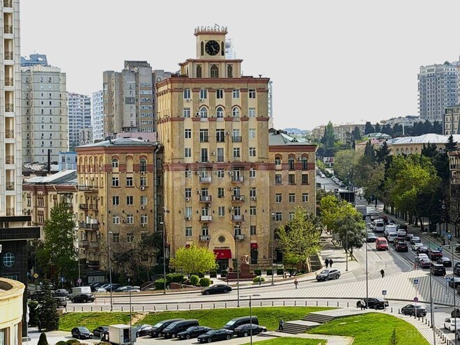 Продаётся 2-комн. вторичка 60 м², м. Низами, photo 1 from 8