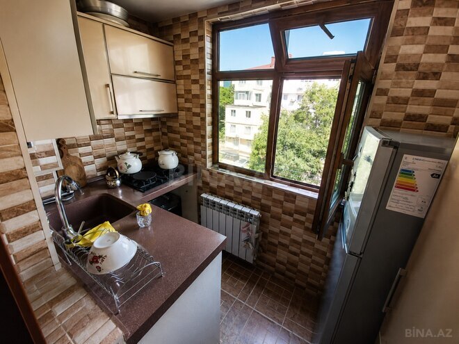 Продаётся 2-комн. вторичка 35 м², м. Низами, photo 7 from 10
