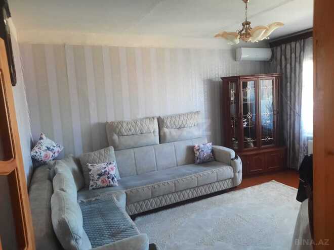 Продаётся 3-комн. вторичка 70 м², photo 1 from 18