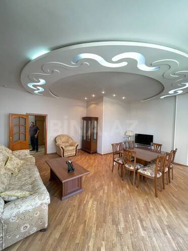 İcarəyə verilir 2 otaqlı yeni tikili 90 m², 28 May m., photo 1 from 12
