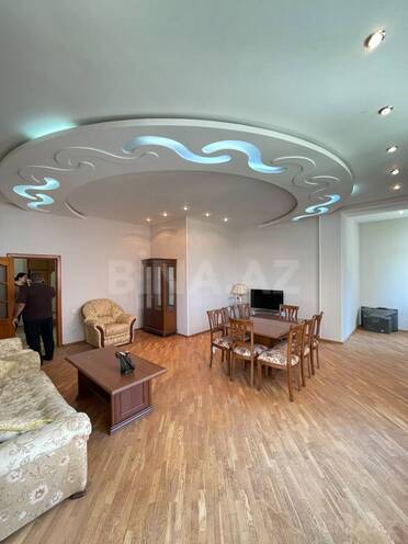 İcarəyə verilir 2 otaqlı yeni tikili 90 m², 28 May m., photo 3 from 12