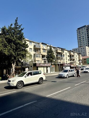 Продаётся 2-комн. вторичка 55 м², м. Иншаатчылар, photo 1 from 17