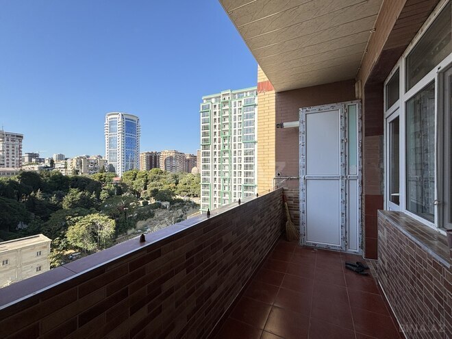 Сдаётся 3-комн. новостройка 130 м², м. Низами, photo 9 from 22
