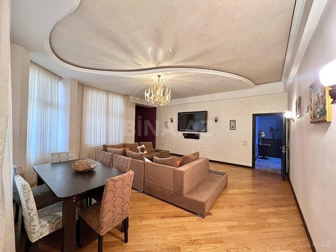 Satılır 3 otaqlı yeni tikili 180 m², 28 May m., photo 1 from 15