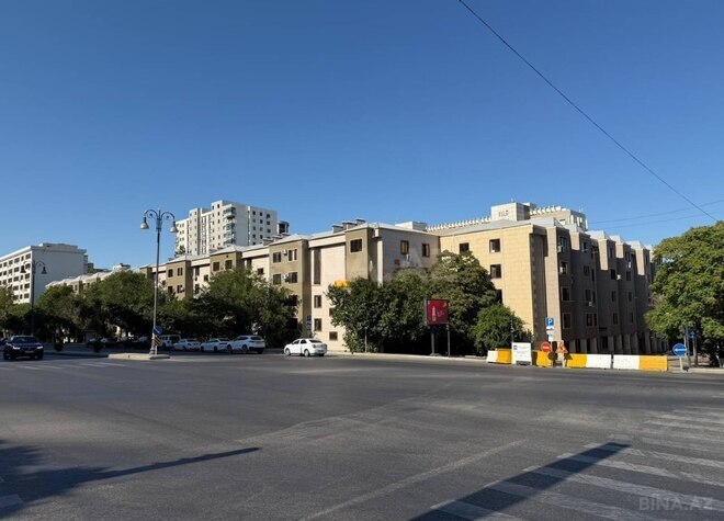 Продаётся 3-комн. вторичка 65 м², м. Элмляр Академиясы, photo 1 from 14