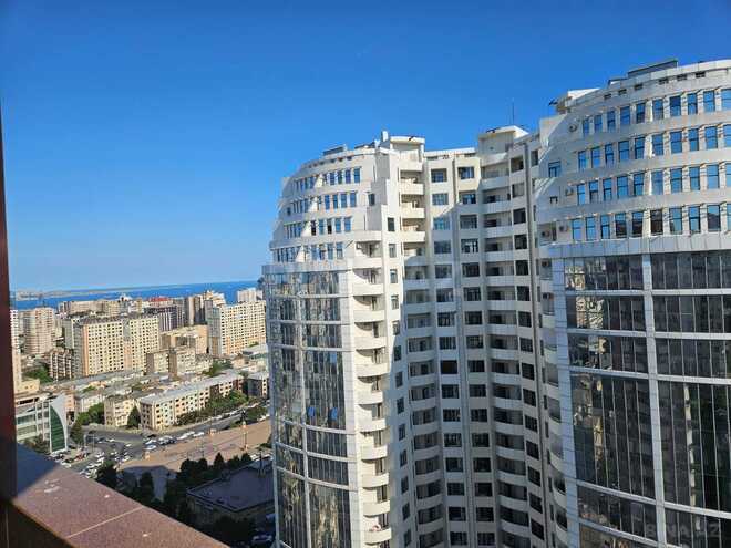 Продаётся 3-комн. новостройка 114 м², м. Элмляр Академиясы, photo 1 from 12