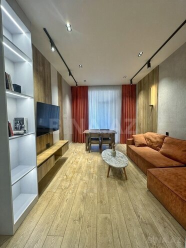 Продаётся 3-комн. новостройка 95 м², м. Кара Караев, photo 1 from 14