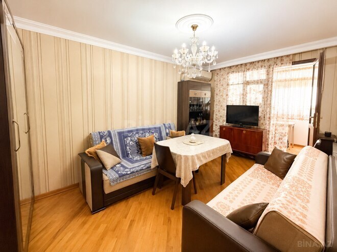 Satılır 2 otaqlı köhnə tikili 35 m², Neftçilər m., photo 1 from 13