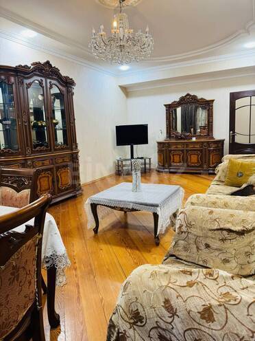 Сдаётся 3-комн. новостройка 80 м², м. Элмляр Академиясы, photo 1 from 18