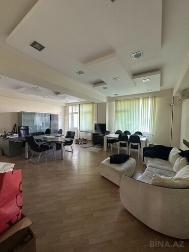 Satılır 7 otaqlı yeni tikili 380 m², İnşaatçılar m., photo 1 from 12