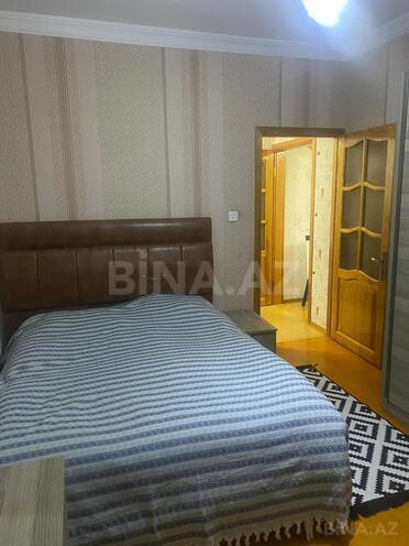 Продаётся 2-комн. вторичка 70 м², м. Ази Асланов, photo 3 from 13