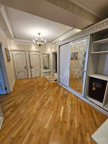 Сдаётся 3-комн. новостройка 135 м², м. Нариман Нариманов, photo 1 from 14