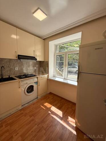 Satılır 2 otaqlı köhnə tikili 60 m², İnşaatçılar m., photo 12 from 32