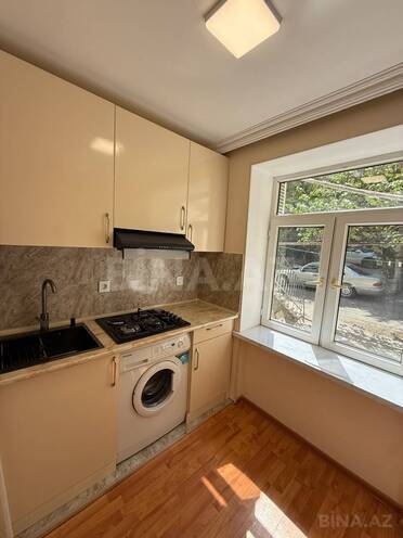 Satılır 2 otaqlı köhnə tikili 60 m², İnşaatçılar m., photo 14 from 32