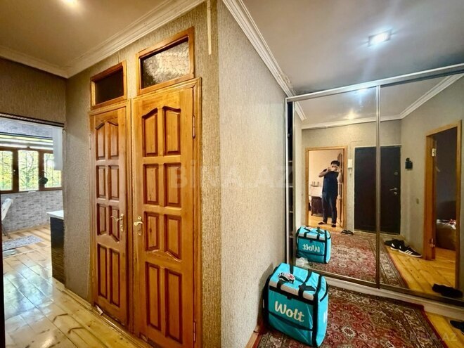 Satılır 2 otaqlı köhnə tikili 65 m², Xalqlar Dostluğu m., photo 12 from 18