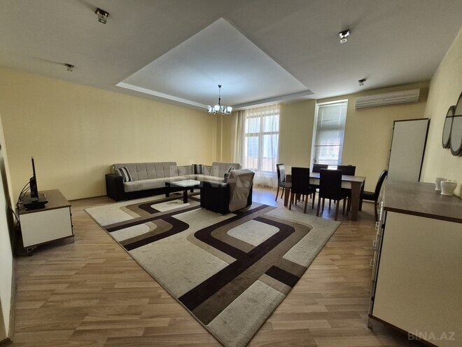 Сдаётся 4-комн. новостройка 200 м², м. Низами, photo 1 from 17