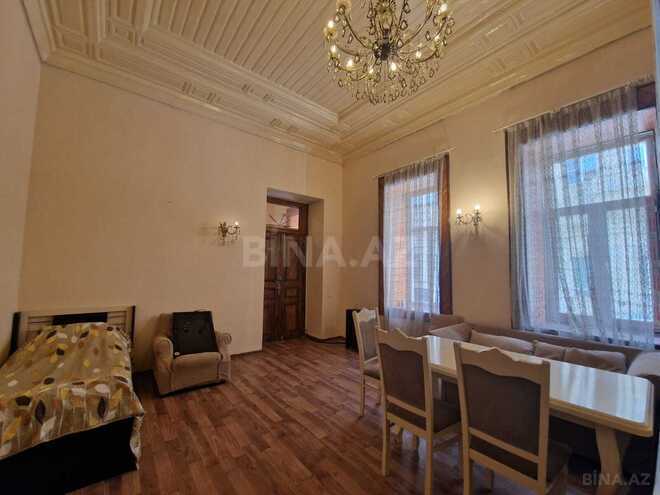 Продаётся 2-комн. вторичка 60 м², м. Низами, photo 12 from 22
