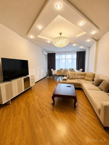 Продаётся 3-комн. новостройка 140 м², м. 8 ноября, photo 1 from 9