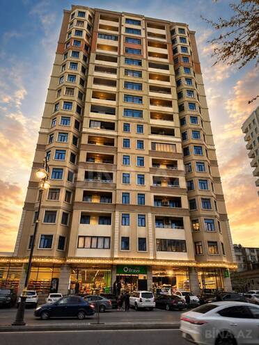 Продаётся 2-комн. новостройка 130 м², м. Иншаатчылар, photo 1 from 10
