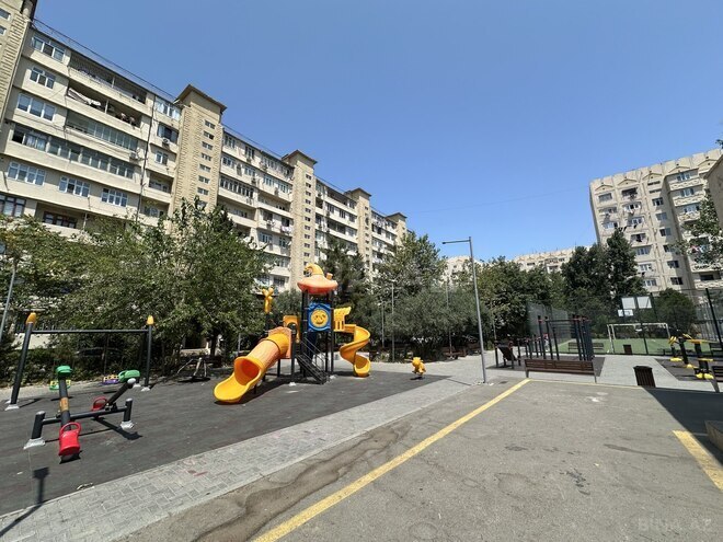Satılır 2 otaqlı köhnə tikili 65 m², Xalqlar Dostluğu m., photo 1 from 16