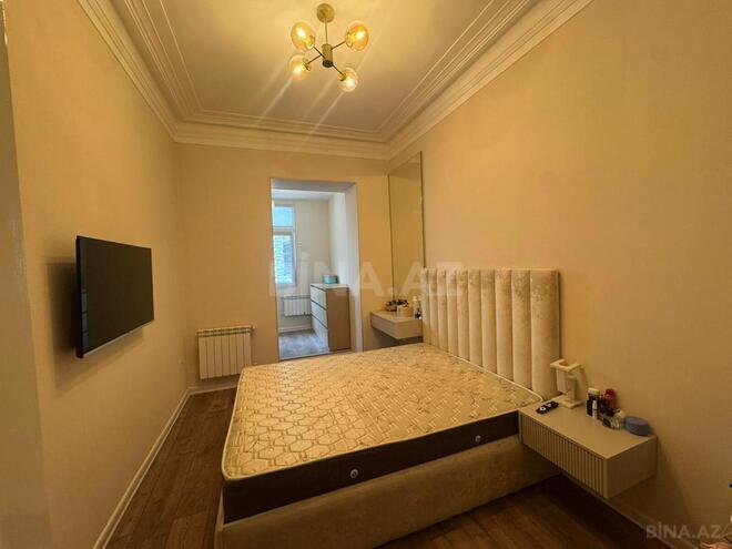Продаётся 2-комн. вторичка 65 м², м. Низами, photo 9 from 14