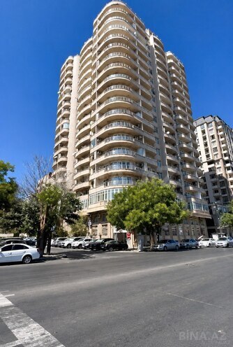 Satılır 4 otaqlı yeni tikili 229.9 m², 28 May m., photo 1 from 17
