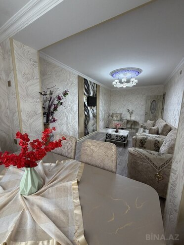 Продаётся 4-комн. вторичка 100 м², Хатаинский р., photo 1 from 19