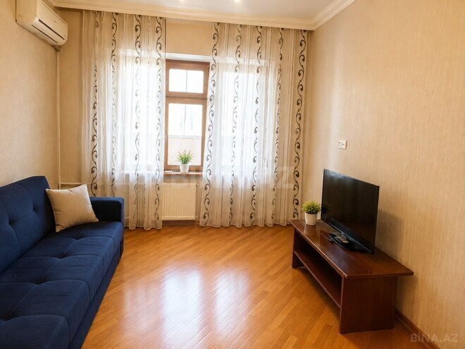 Сдаётся 3-комн. вторичка 90 м², м. Ази Асланов, photo 1 from 13