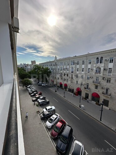 İcarəyə verilir 3 otaqlı köhnə tikili 110 m², 28 May m., photo 14 from 15