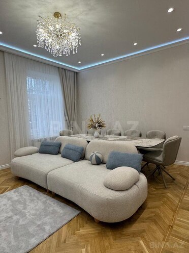 İcarəyə verilir 3 otaqlı yeni tikili 100 m², 28 May m., photo 1 from 19