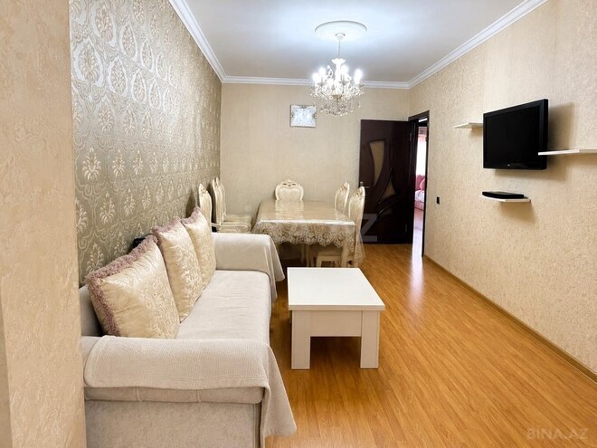 Продаётся 4-комн. вторичка 100 м², Хатаинский р., photo 1 from 15