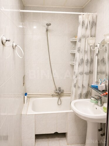 Satılır 2 otaqlı köhnə tikili 60 m², Xalqlar Dostluğu m., photo 8 from 11