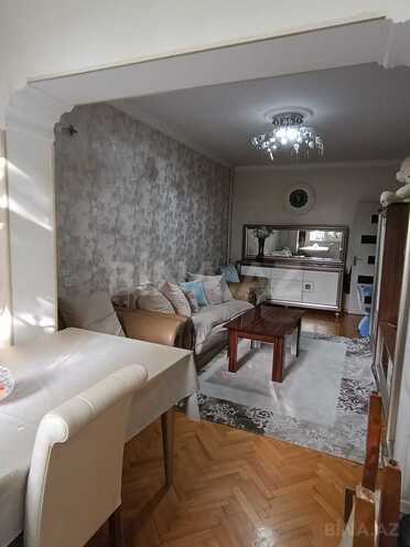 Satılır 2 otaqlı köhnə tikili 65 m², Binəqədi r., photo 7 from 17