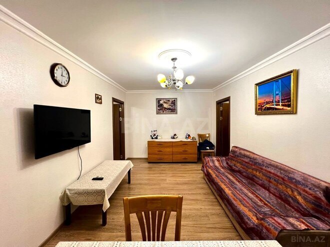 Продаётся 2-комн. вторичка 50 м², м. Кара Караев, photo 3 from 19
