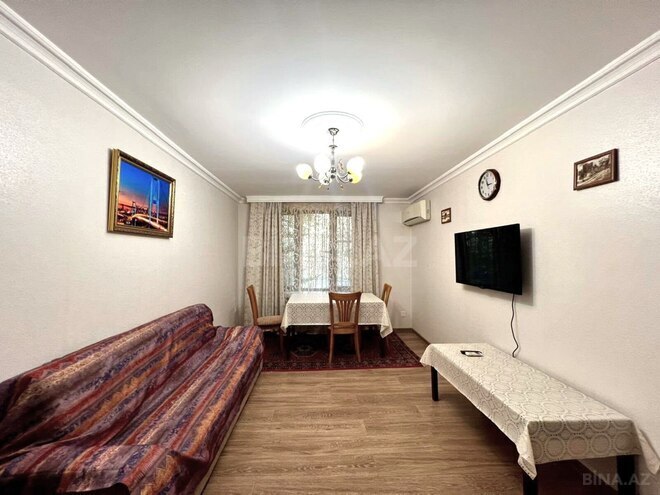 Продаётся 2-комн. вторичка 50 м², м. Кара Караев, photo 1 from 19