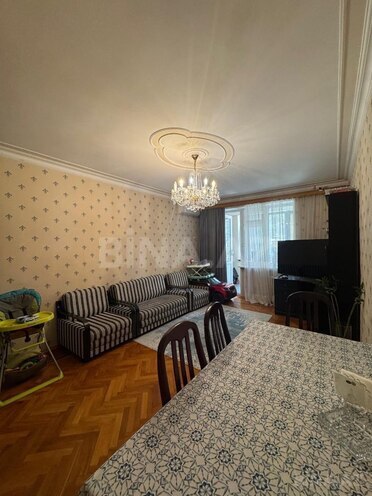 Satılır 3 otaqlı köhnə tikili 90 m², Yasamal r., photo 1 from 14