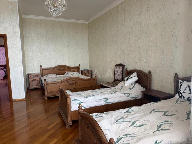 Satılır 5 otaqlı həyət evi/bağ evi 300 m², Novxanı q., photo 17 from 32