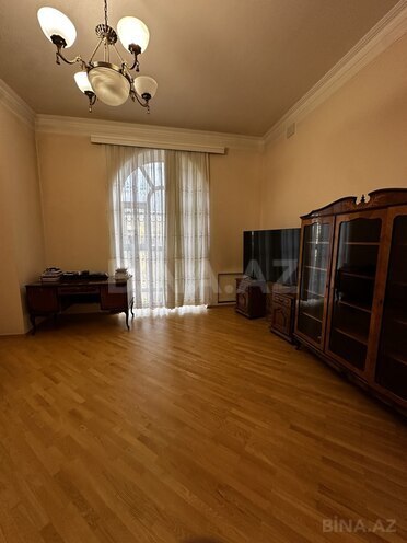Satılır 9 otaqlı həyət evi/bağ evi 450 m², Nəsimi m., photo 15 from 32