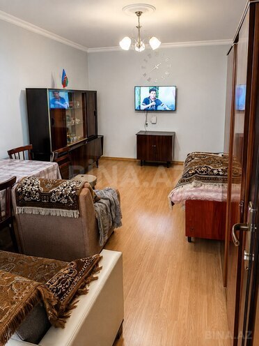 Satılır 1 otaqlı köhnə tikili 34 m², İnşaatçılar m., photo 1 from 9