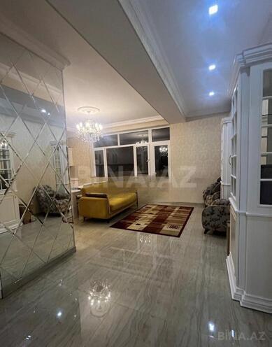 Satılır 2 otaqlı köhnə tikili 90 m², İnşaatçılar m., photo 1 from 11