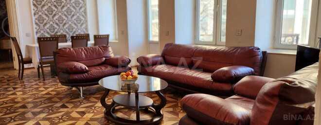İcarəyə verilir 3 otaqlı köhnə tikili 120.5 m², 28 May m., photo 1 from 10