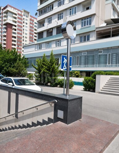 Продаётся 2-комн. вторичка 55 м², м. Кара Караев, photo 1 from 12