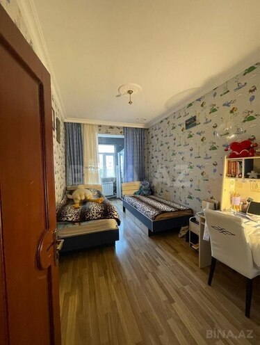 Продаётся 4-комн. вторичка 100 м², м. Нефтчиляр, photo 4 from 11