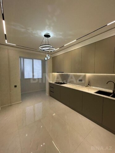 Satılır 2 otaqlı köhnə tikili 65 m², İnşaatçılar m., photo 1 from 12