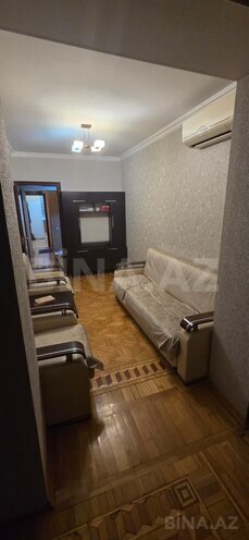 Satılır 3 otaqlı köhnə tikili 70 m², 28 May m., photo 1 from 19