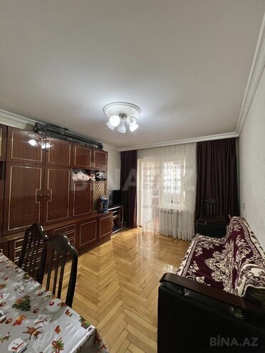 Satılır 3 otaqlı köhnə tikili 60 m², Neftçilər m., photo 1 from 12