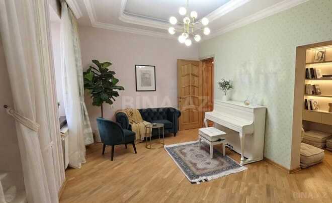 İcarəyə verilir 5 otaqlı yeni tikili 200 m², 28 May m., photo 3 from 10