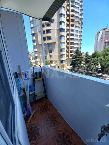Satılır 2 otaqlı köhnə tikili 65 m², Yasamal r., photo 18 from 19