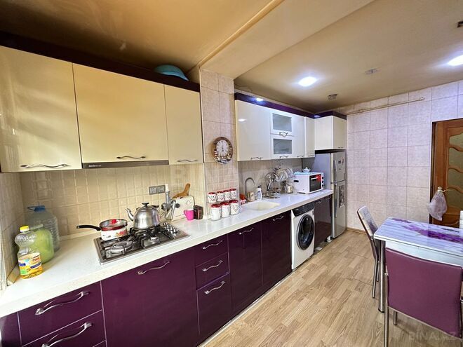 Продаётся 4-комн. вторичка 110 м², м. Кара Караев, photo 3 from 18