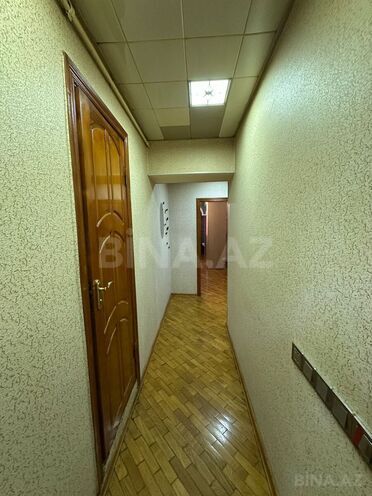 Продаётся 4-комн. вторичка 110 м², м. Кара Караев, photo 15 from 18